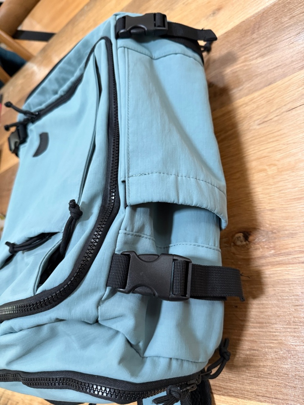BAGSMART Blast Quick Access Standard 28L Carry-on Travel Backpack - Arona Blue - Picture 3 of 8